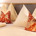 Hotel Lebzelter